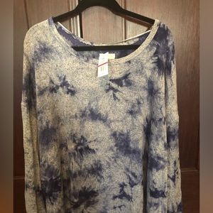 Women brand new lightweights sweater